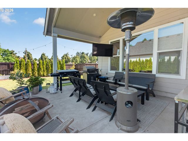 1020 S 33RD St, Springfield, OR 97478