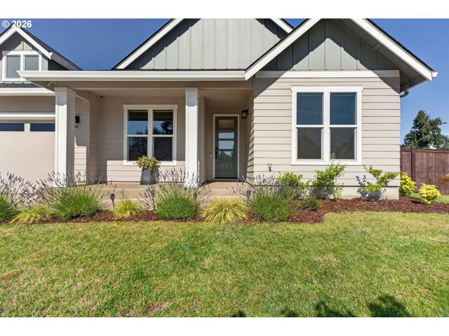 1020 S 33RD St, Springfield, OR 97478