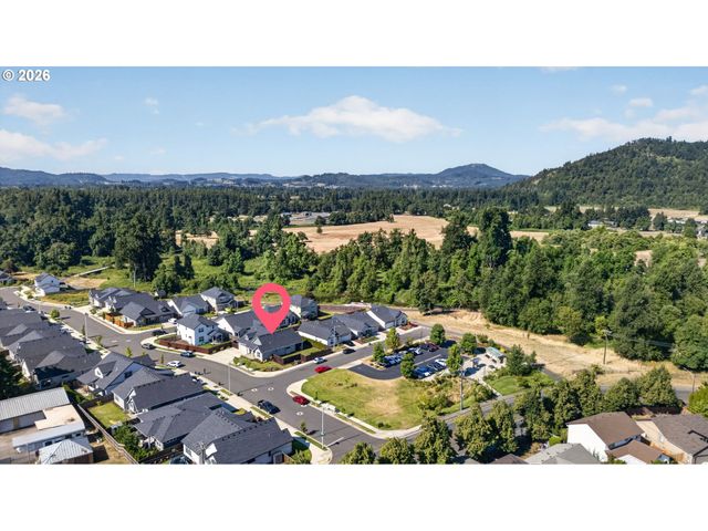 1020 S 33RD St, Springfield, OR 97478