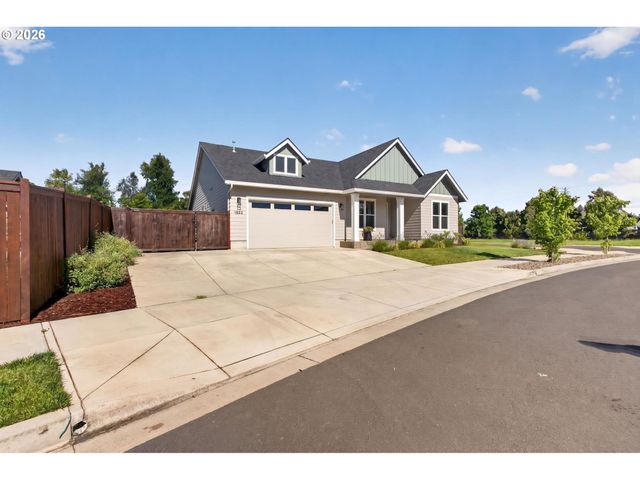 1020 S 33RD St, Springfield, OR 97478