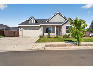 1020 S 33RD St, Springfield, OR 97478
