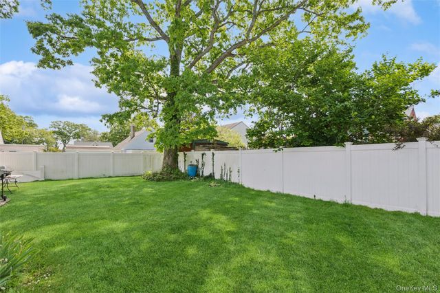 650 Eagle Avenue, West Hempstead, NY 11552