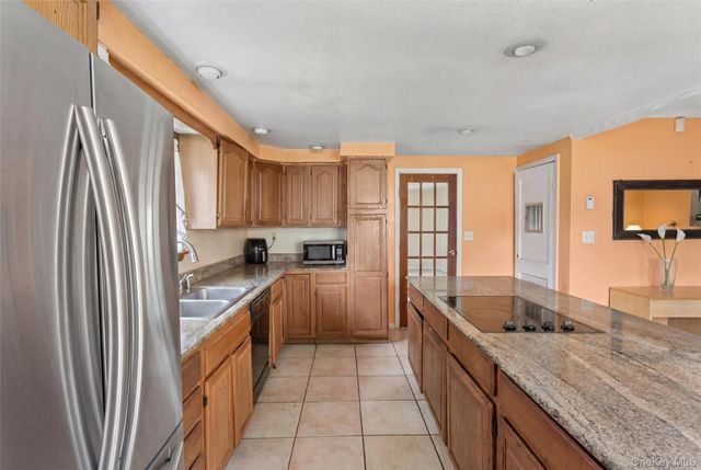 650 Eagle Avenue, West Hempstead, NY 11552