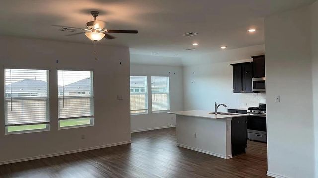 203 Arnage DR, Hutto, TX 78634