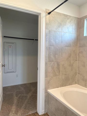 203 Arnage DR, Hutto, TX 78634