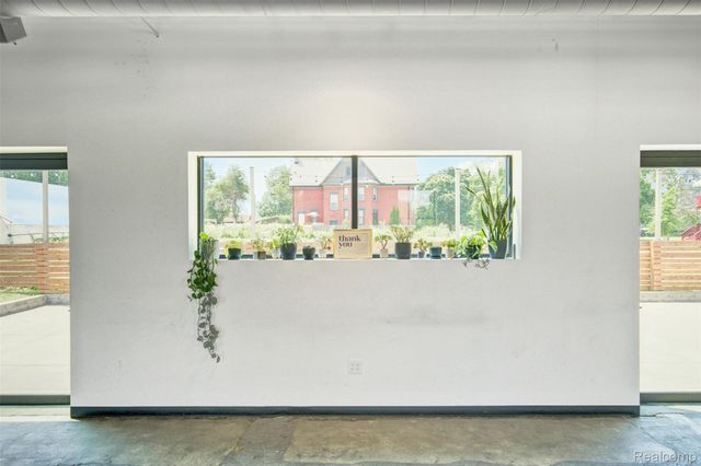 611 W Philadelphia Street, Detroit, MI 48202