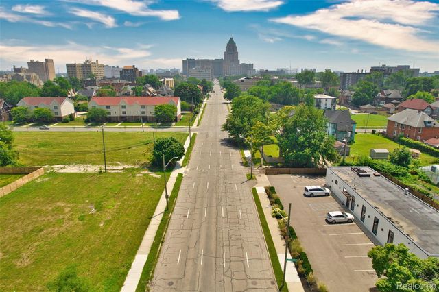 611 W Philadelphia Street, Detroit, MI 48202