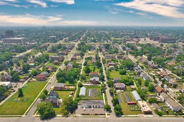 611 W Philadelphia Street, Detroit, MI 48202