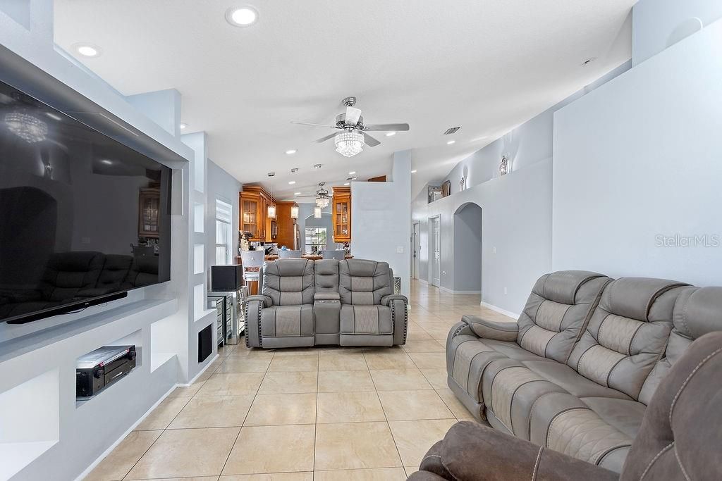 Image 13 of property listing at 4907 CARLYLE ROAD, Tampa, FL 33615