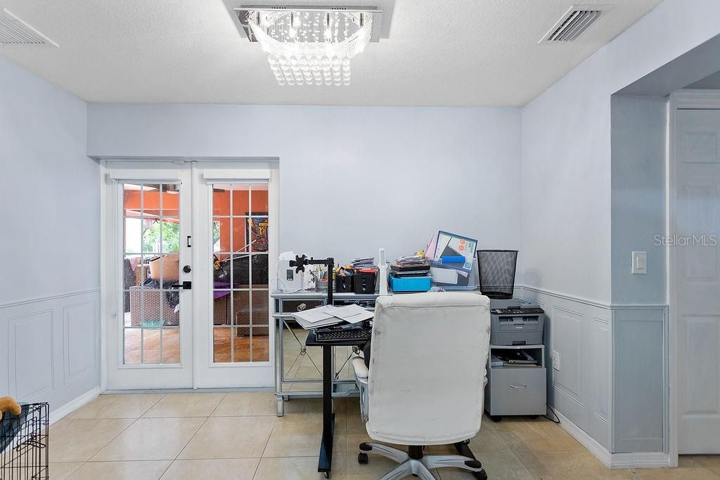 Image 14 of property listing at 4907 CARLYLE ROAD, Tampa, FL 33615