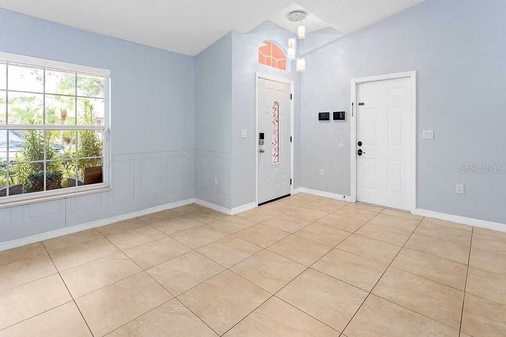 Image 7 of property listing at 4907 CARLYLE ROAD, Tampa, FL 33615