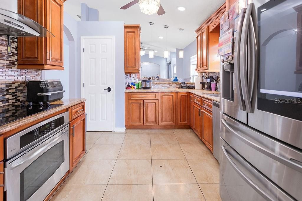 Image 9 of property listing at 4907 CARLYLE ROAD, Tampa, FL 33615