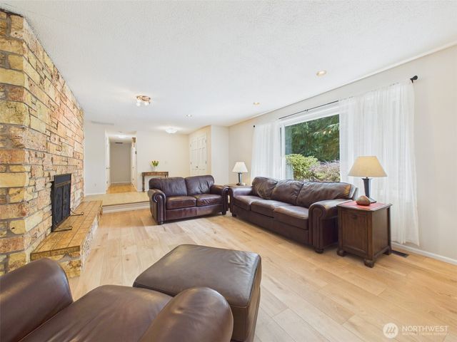 3211 70th Avenue SW, Olympia, WA 98512