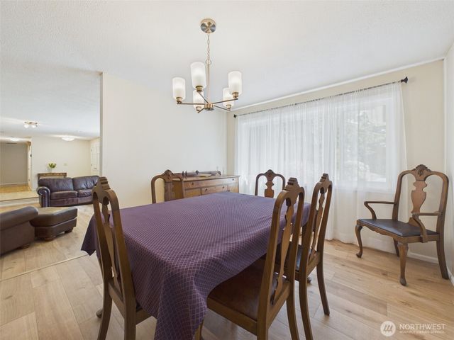 3211 70th Avenue SW, Olympia, WA 98512