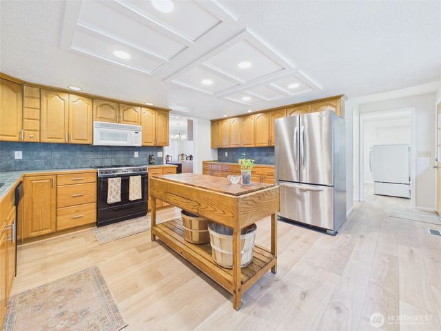 3211 70th Avenue SW, Olympia, WA 98512