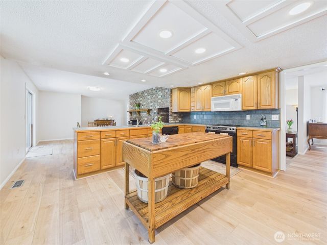 3211 70th Avenue SW, Olympia, WA 98512