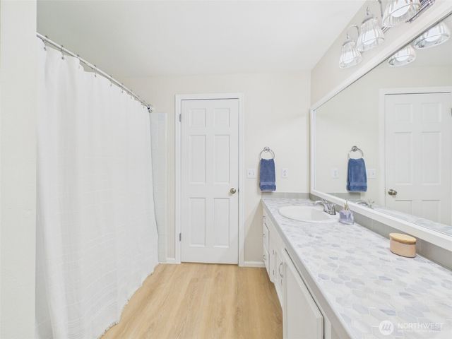 3211 70th Avenue SW, Olympia, WA 98512