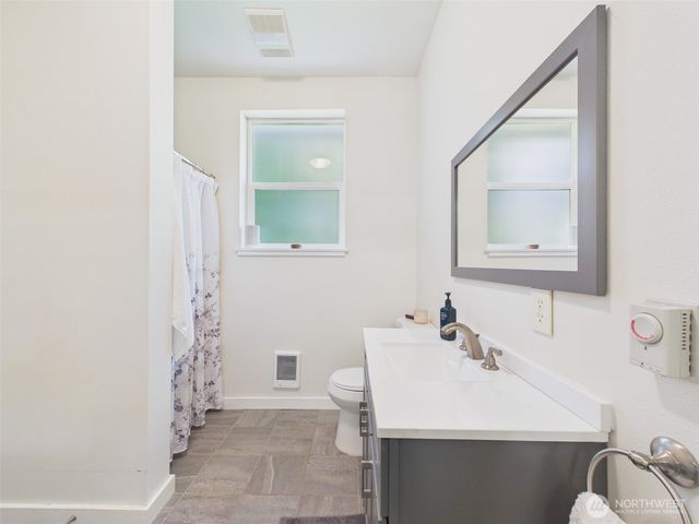 3211 70th Avenue SW, Olympia, WA 98512