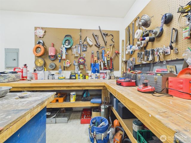 3211 70th Avenue SW, Olympia, WA 98512