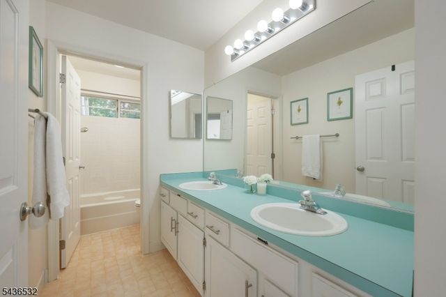 48 Huntington Rd, Bernards Twp., NJ 07920