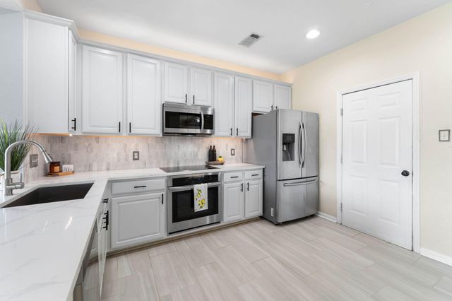 8026 Loyel Pointe Drive, Houston, TX 77064
