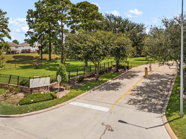 8026 Loyel Pointe Drive, Houston, TX 77064