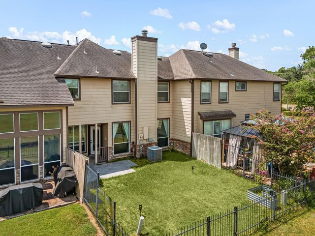 8026 Loyel Pointe Drive, Houston, TX 77064