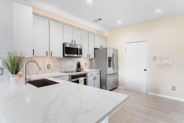 8026 Loyel Pointe Drive, Houston, TX 77064