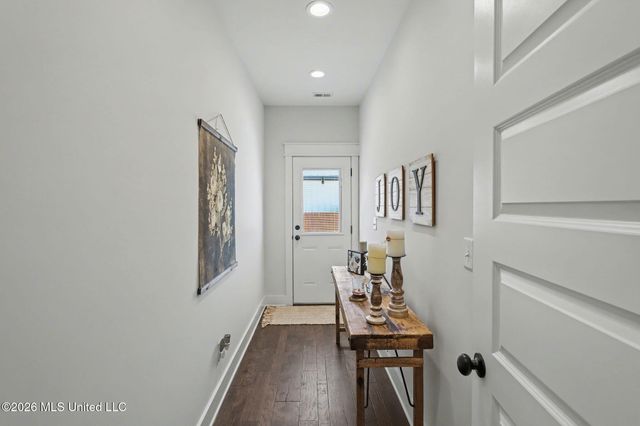 6983 Farm Cove, Olive Branch, MS 38654