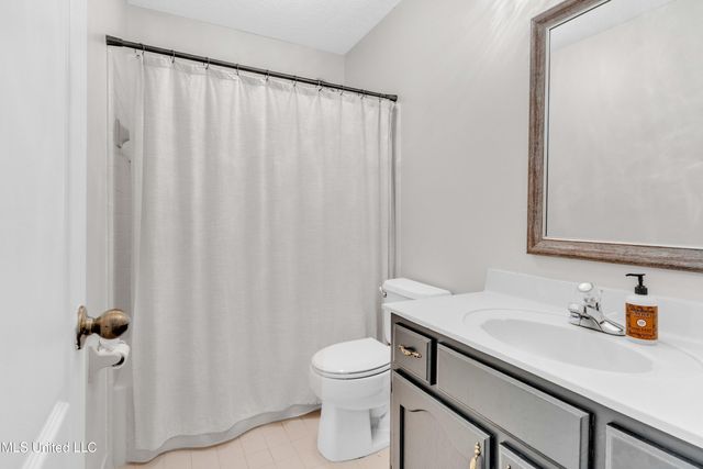 3750 Lake Village Cove, Olive Branch, MS 38654