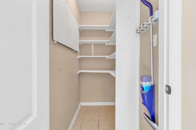 3750 Lake Village Cove, Olive Branch, MS 38654