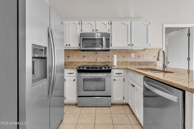 3750 Lake Village Cove, Olive Branch, MS 38654