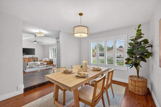 10 River Glade Ct, Sacramento, CA 95831