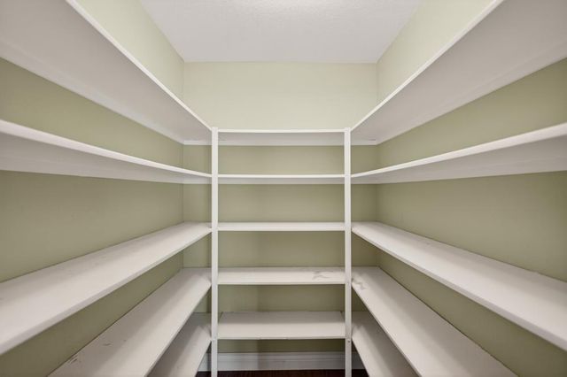 10 River Glade Ct, Sacramento, CA 95831