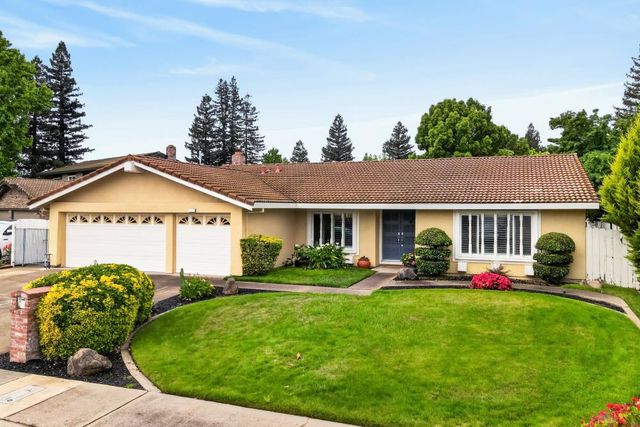 10 River Glade Ct, Sacramento, CA 95831