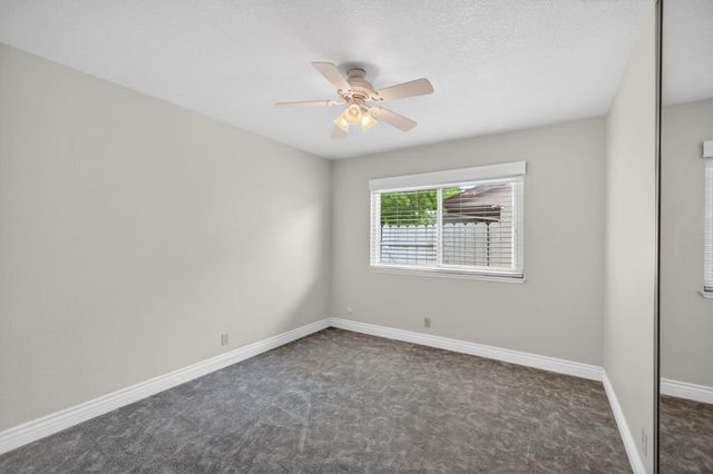 10 River Glade Ct, Sacramento, CA 95831