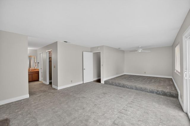 10 River Glade Ct, Sacramento, CA 95831