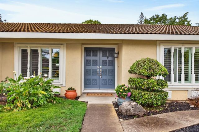 10 River Glade Ct, Sacramento, CA 95831