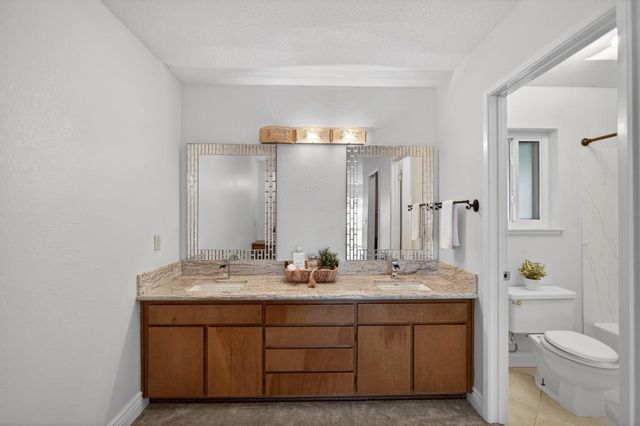 10 River Glade Ct, Sacramento, CA 95831