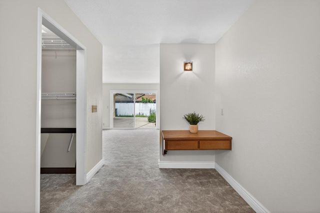 10 River Glade Ct, Sacramento, CA 95831