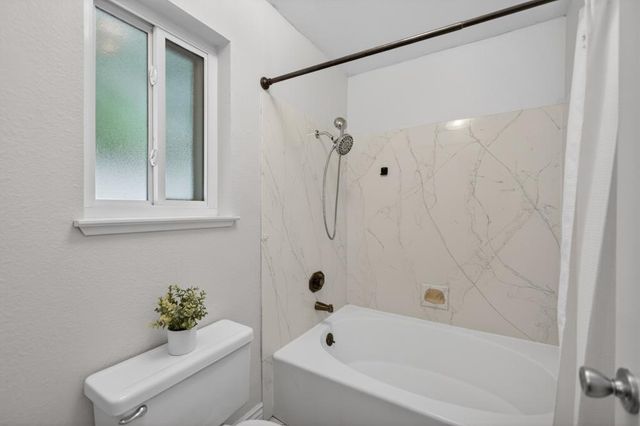 10 River Glade Ct, Sacramento, CA 95831