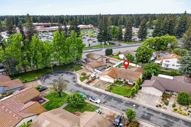 10 River Glade Ct, Sacramento, CA 95831