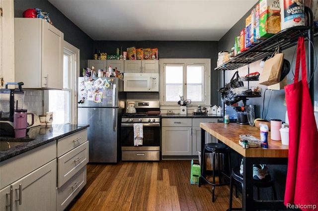 16871 Baylis Street, Detroit, MI 48221