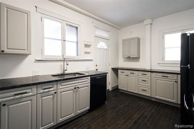 16871 Baylis Street, Detroit, MI 48221