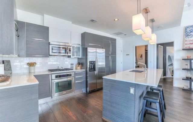 700 12th Ave S Unit 605, Nashville, TN 37203