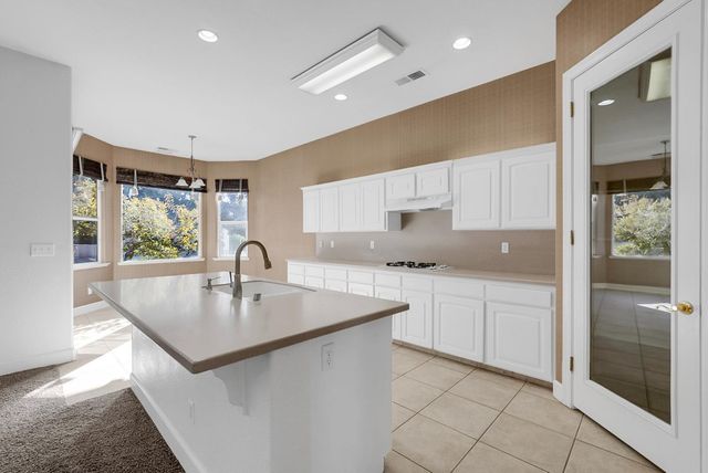 9514 N Larkspur Avenue, Fresno, CA 93720