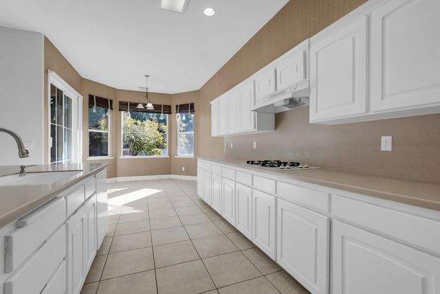 9514 N Larkspur Avenue, Fresno, CA 93720