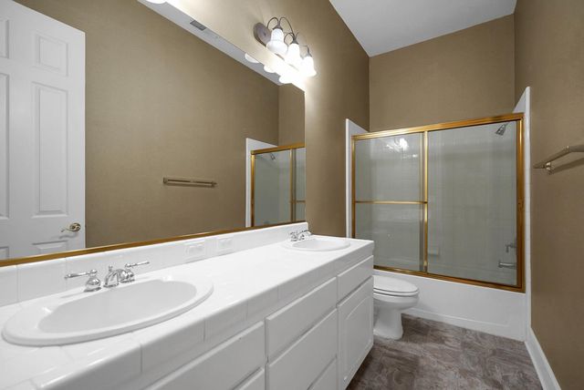 9514 N Larkspur Avenue, Fresno, CA 93720
