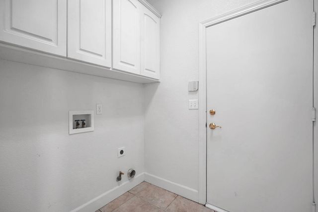 9514 N Larkspur Avenue, Fresno, CA 93720