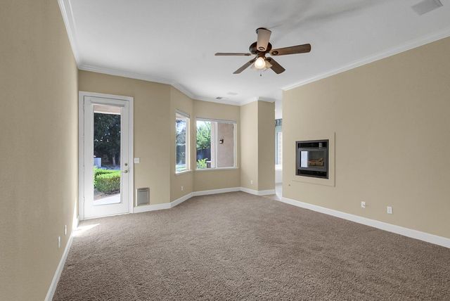 9514 N Larkspur Avenue, Fresno, CA 93720